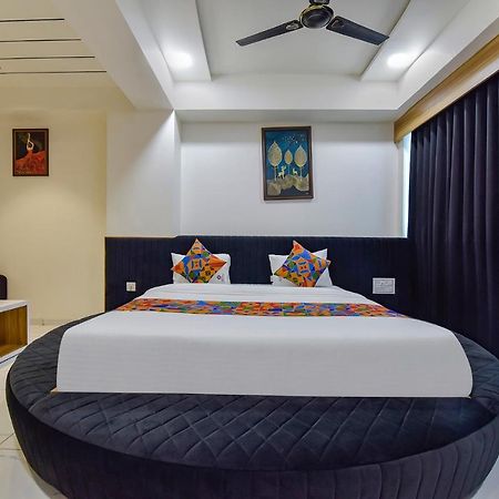 Fabhotel Bliss Ahmedabad Bagian luar foto