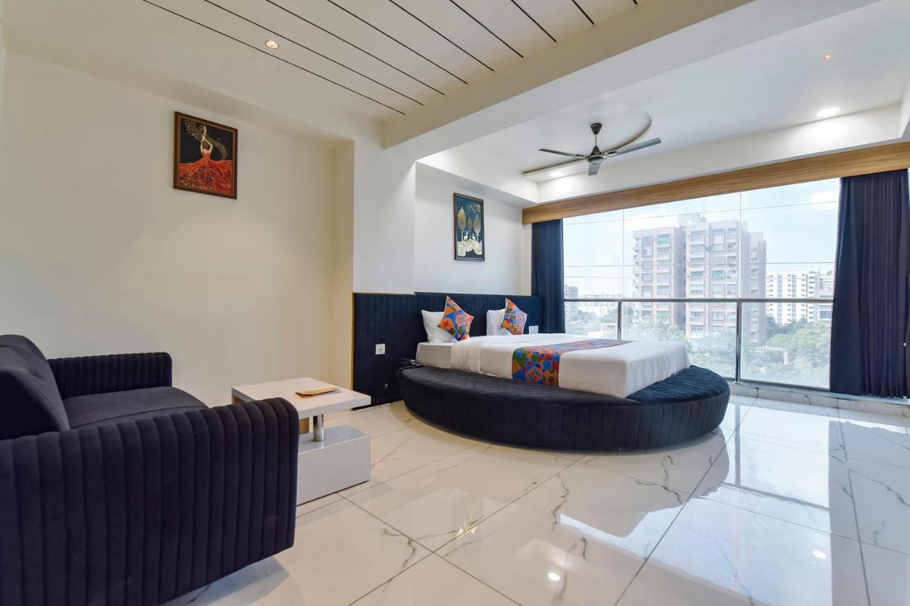 Fabhotel Bliss Ahmedabad Bagian luar foto
