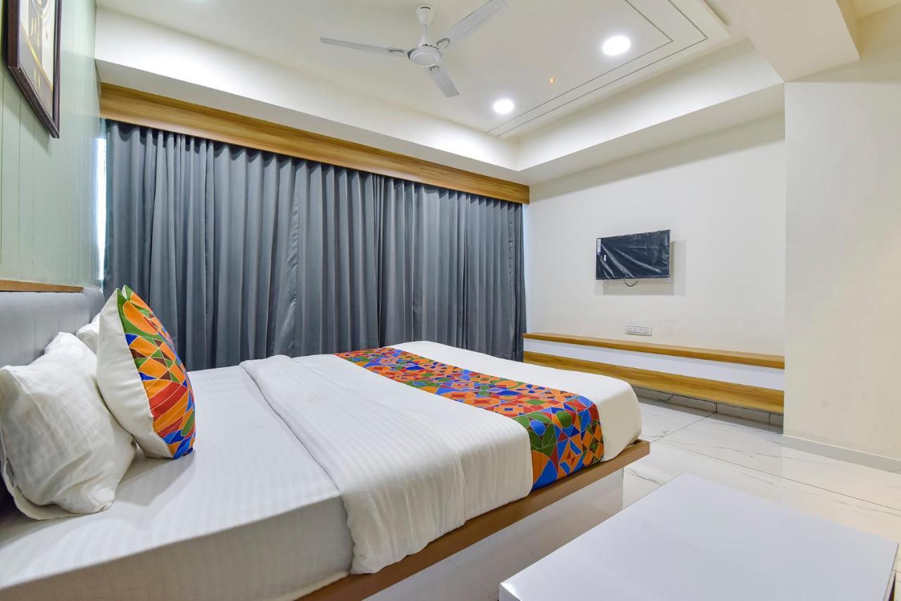 Fabhotel Bliss Ahmedabad Bagian luar foto